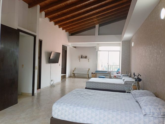 Apartamento de 4 alcobas en venta en La Gloria, Medellín, 245 m² · foto 10 de 16