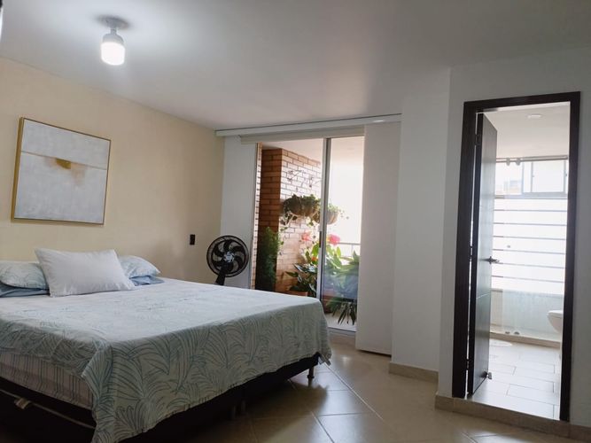 Apartamento de 4 alcobas en venta en La Gloria, Medellín, 245 m² · foto 11 de 16