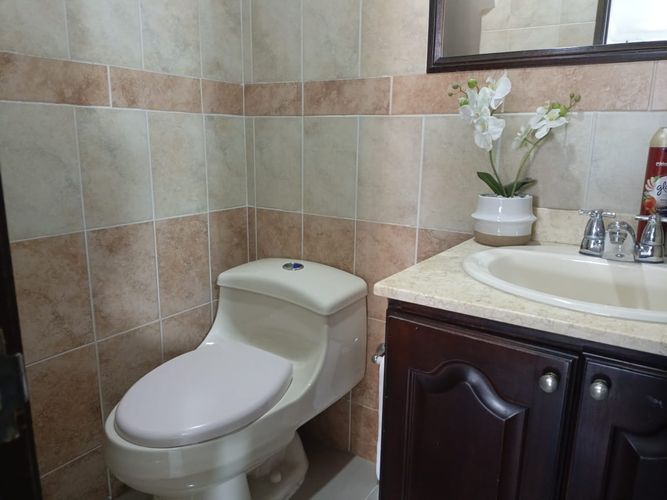 Apartamento de 4 alcobas en venta en La Gloria, Medellín, 245 m² · foto 14 de 16