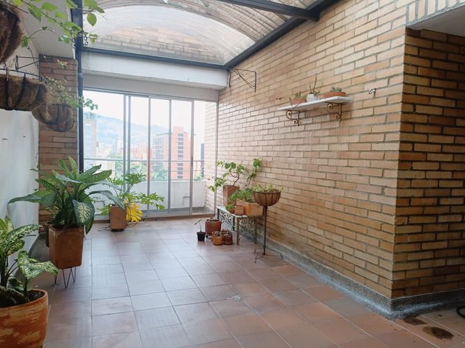 Apartamento de 4 alcobas en venta en La Gloria, Medellín, 245 m² · foto 16 de 16