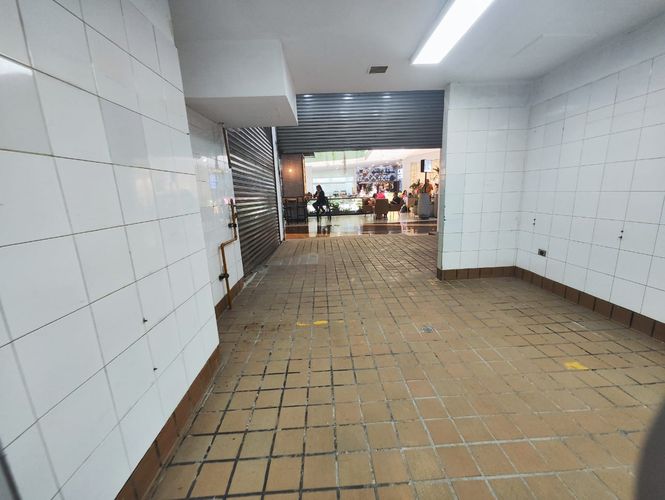 Local en arriendo en El Poblado, Medellín, 84 m² · foto 2 de 10