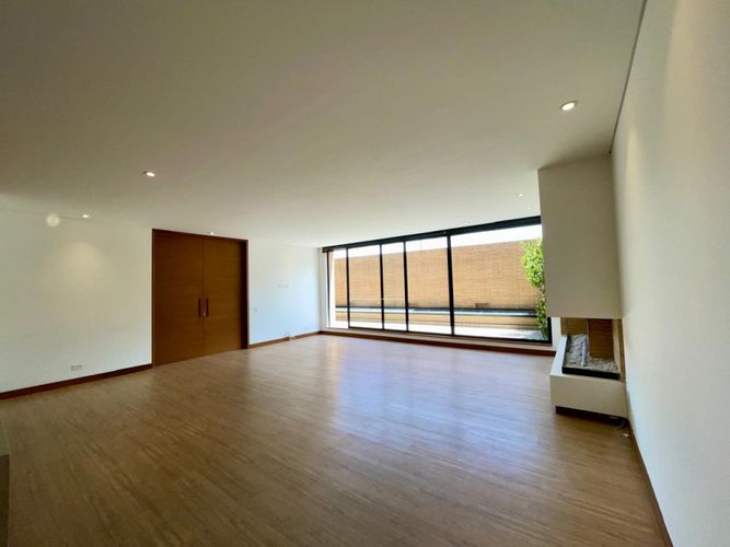 Apartamento de 2 alcobas en venta en Santa Barbara Oriental, Bogotá, 152 m² · foto 7 de 24