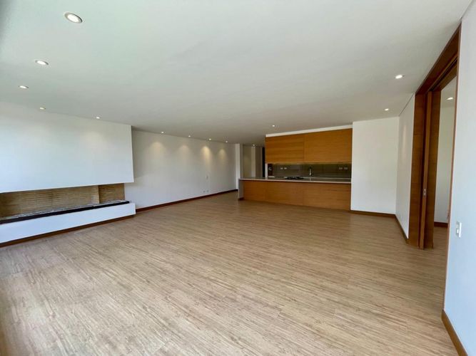 Apartamento de 2 alcobas en venta en Santa Barbara Oriental, Bogotá, 152 m² · foto 8 de 24