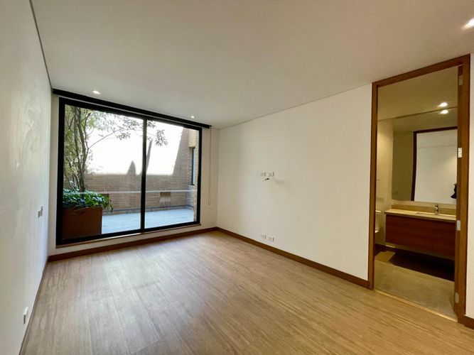Apartamento de 2 alcobas en venta en Santa Barbara Oriental, Bogotá, 152 m² · foto 14 de 24