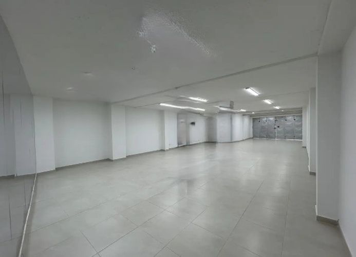 Local en arriendo en Sector Lago Uribe, Pereira, 300 m² · foto 3 de 8