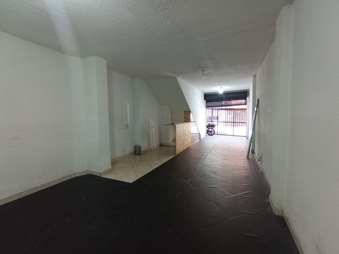 Local en arriendo en Bombona No.1, Medellín, 55 m² · foto 8 de 14