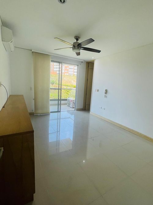 Apartamento de 3 alcobas en venta en Cristales, Cali, 144 m² · foto 3 de 10