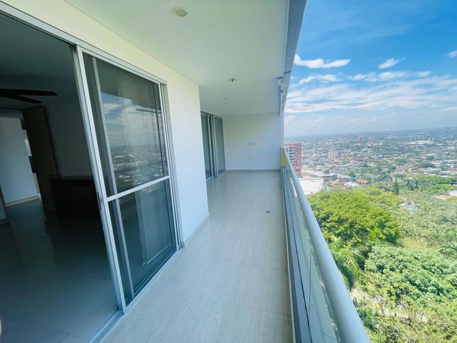 Apartamento de 3 alcobas en venta en Cristales, Cali, 144 m² · foto 6 de 10