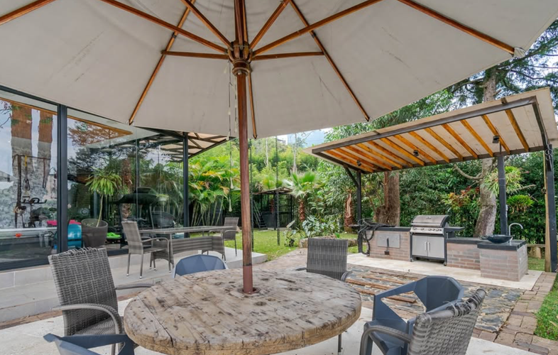 Casa de 3 alcobas en venta en El Poblado, Medellín, 412 m² · foto 17 de 20