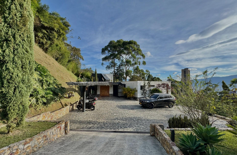 Casa de 3 alcobas en venta en El Poblado, Medellín, 412 m² · foto 19 de 20