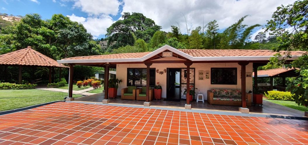 Casa de 5 alcobas en venta en Campo Verde, Piedecuesta · foto 2 de 11