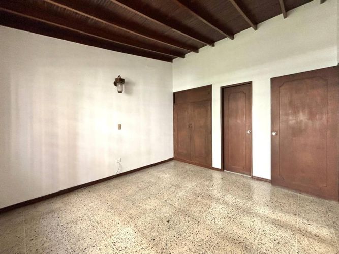 Casa de 3 alcobas en venta en Conquistadores, Medellín, 350 m² · foto 12 de 23