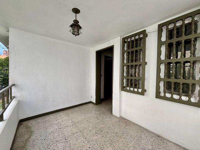 Casa de 3 alcobas en venta en Conquistadores, Medellín, 350 m² · foto 15 de 23