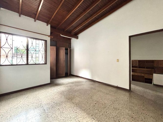 Casa de 3 alcobas en venta en Conquistadores, Medellín, 350 m² · foto 16 de 23
