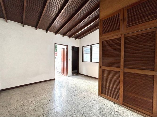 Casa de 3 alcobas en venta en Conquistadores, Medellín, 350 m² · foto 19 de 23