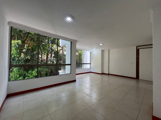 Apartamento de 3 alcobas en arriendo en El Poblado, Medellín, 84 m² · foto 2 de 18
