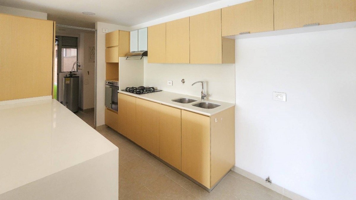 Apartamento en venta en Loma Benedictinos, Medellín · foto 2 de 20