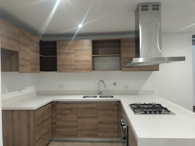 Apartamento de 1 alcoba en venta en El Poblado, Medellín, 79 m² · foto 9 de 14