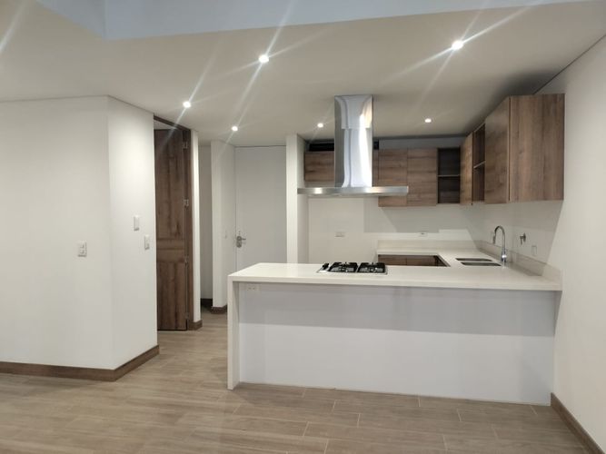 Apartamento de 1 alcoba en venta en El Poblado, Medellín, 79 m² · foto 6 de 14
