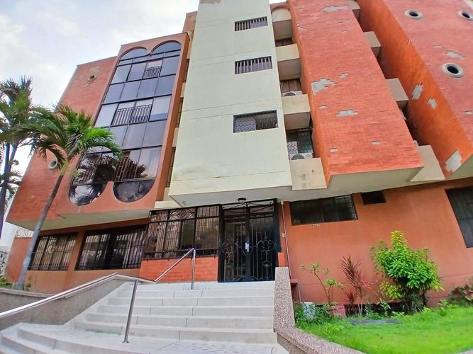 Apartamento de 3 alcobas en venta en Cr. Palmeras De Andalucia, Barranquilla, 138 m² · foto 2 de 24