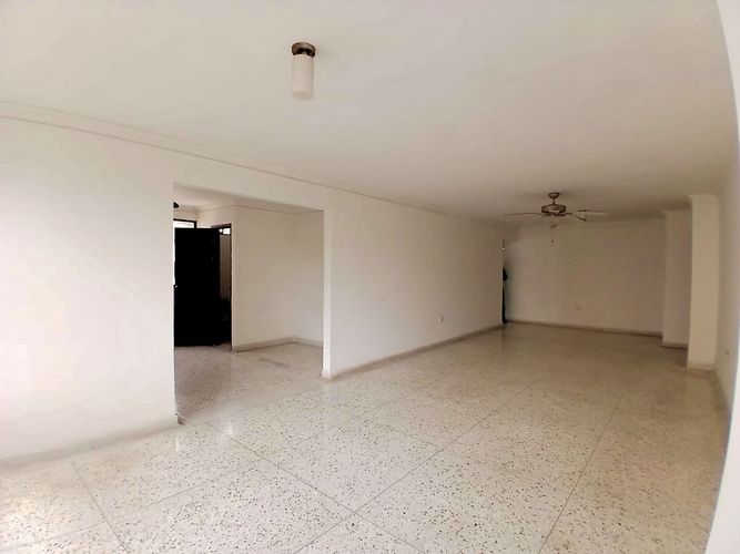 Apartamento de 3 alcobas en venta en Cr. Palmeras De Andalucia, Barranquilla, 138 m² · foto 11 de 24
