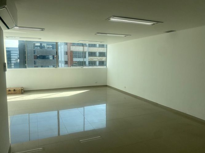 Oficina en arriendo en El Poblado, Medellín, 53 m² · foto 2 de 17