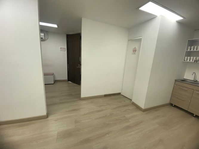 Oficina en arriendo en El Poblado, Medellín, 48 m² · foto 7 de 17