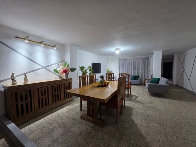 Casa de 5 alcobas en venta en San Joaquin, Medellín, 250 m² · foto 4 de 21