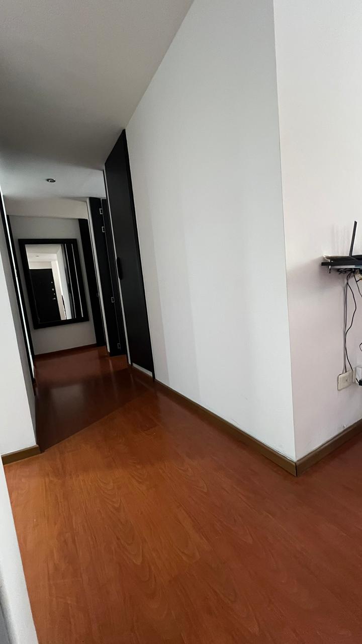 Apartamento en venta en Las Villas, Bogotá · foto 7 de 18
