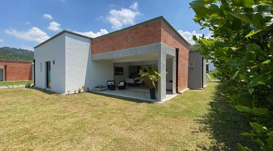 Casa de 3 alcobas en venta en Cn. Praderas De Verde Horizonte, Jamundí, 164 m² · foto 2 de 11