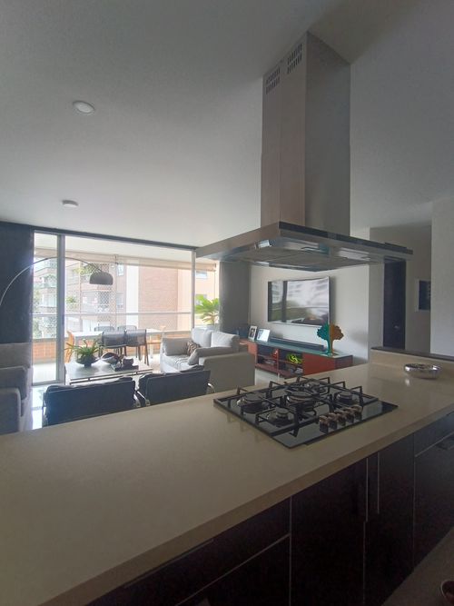 Apartamento de 4 alcobas en venta en Santa Teresita, Cali, 134 m² · foto 2 de 23
