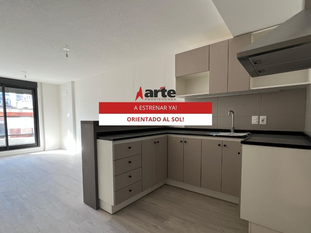 Venta De Apartamento De 2 Domritorios En Cordon Al Frente