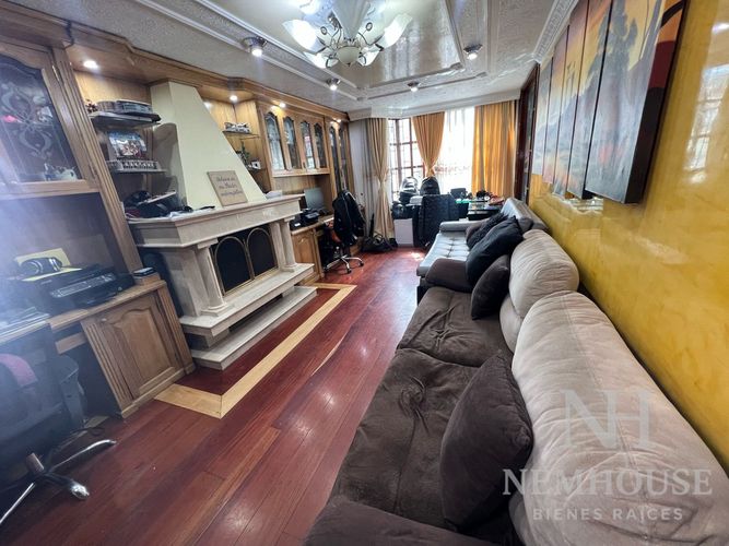 Casa de 7 alcobas en venta en Restrepo, Bogotá, 670 m² · foto 2 de 24