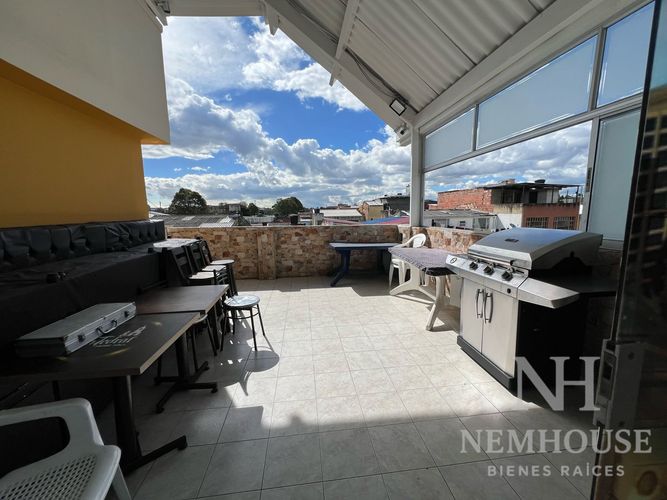 Casa de 7 alcobas en venta en Restrepo, Bogotá, 670 m² · foto 3 de 24