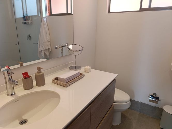 Apartamento de 2 alcobas en arriendo en El Poblado, Medellín, 96 m² · foto 17 de 18