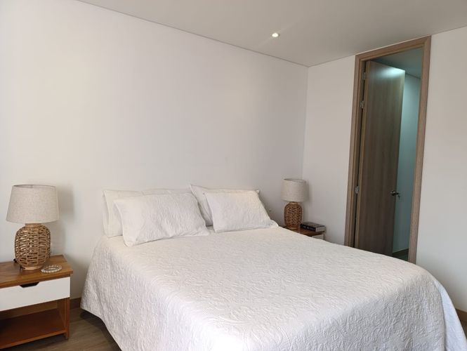 Apartamento de 2 alcobas en arriendo en El Poblado, Medellín, 96 m² · foto 13 de 18