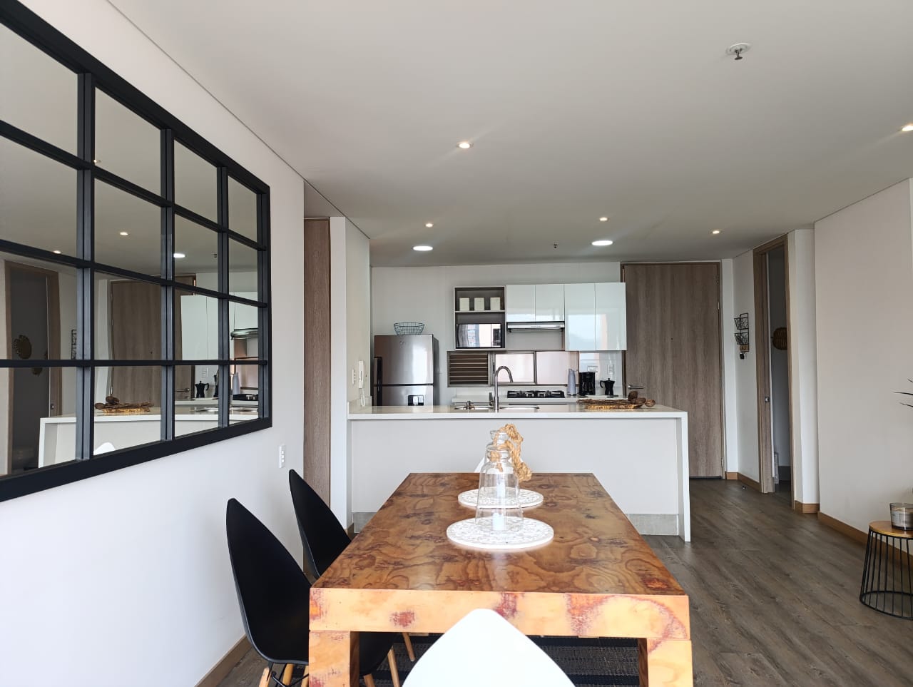 Apartamento en arriendo en El Poblado, Medellín · foto 3 de 18