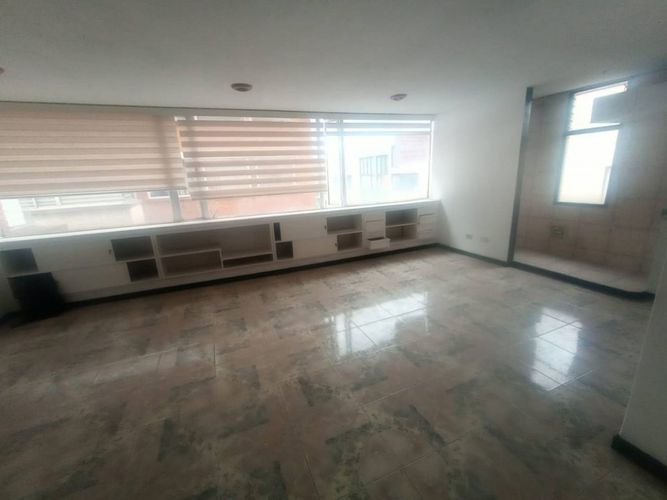 Apartaestudio en venta en La Castellana, Bogotá, 48 m² · foto 2 de 9