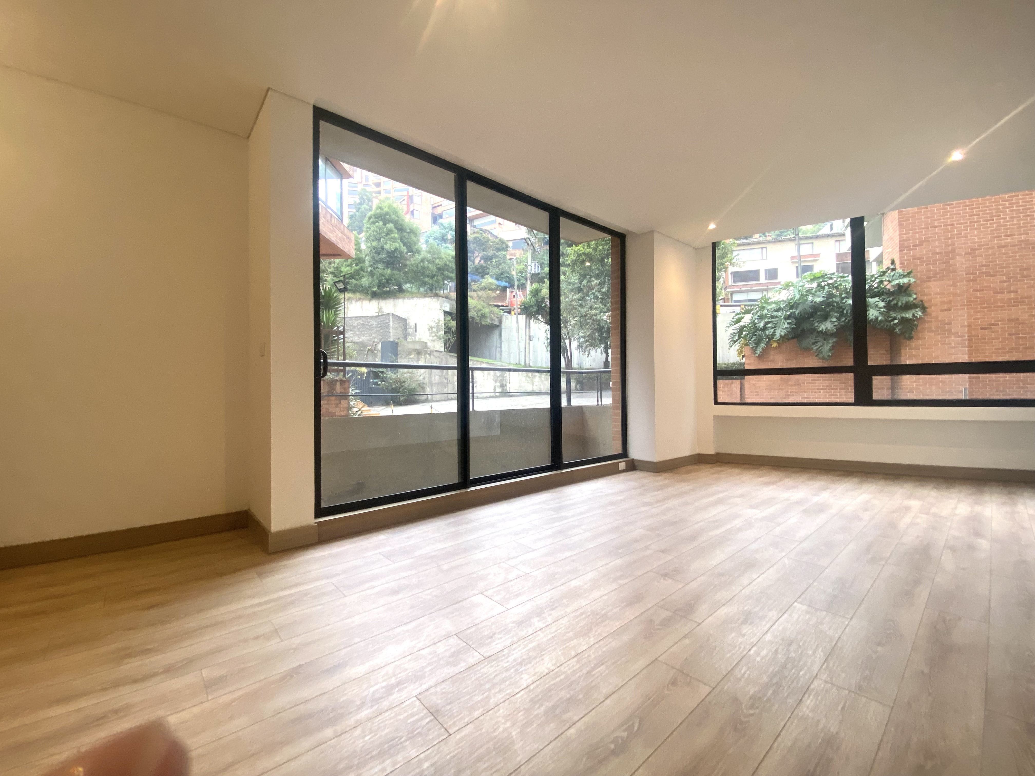 Apartamento en venta en El Refugio, Bogotá · foto 2 de 15