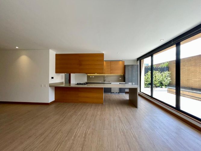 Apartamento en venta en Santa Barbara Oriental, Bogotá · foto 2 de 24