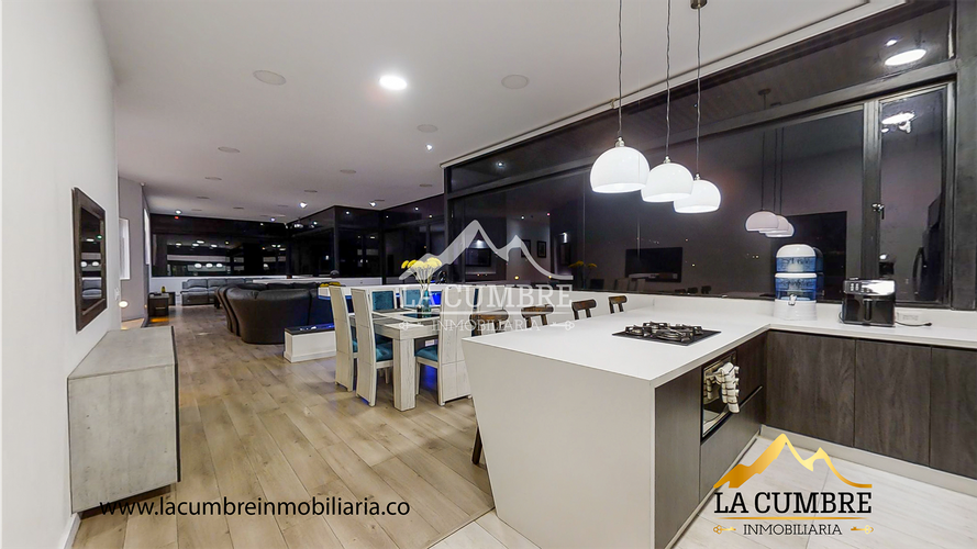 Casa de 3 alcobas en venta en Las Palmas, Envigado, 432 m² · foto 7 de 18
