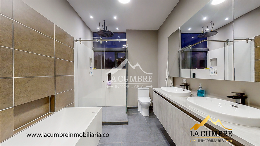 Casa de 3 alcobas en venta en Las Palmas, Envigado, 432 m² · foto 18 de 18