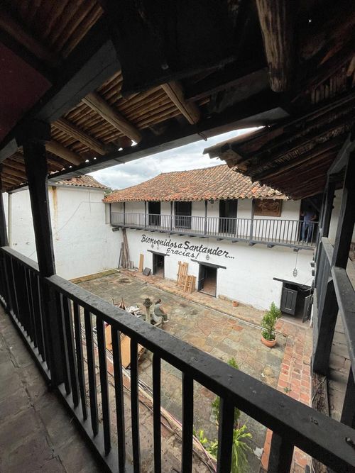 Casa de 10 alcobas en venta en Centro, Girón, 1260 m² · foto 7 de 18