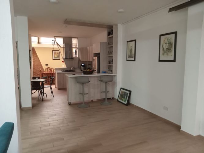 Casa de 12 alcobas en venta en Santa Lucia, Chía, 290 m² · foto 3 de 18