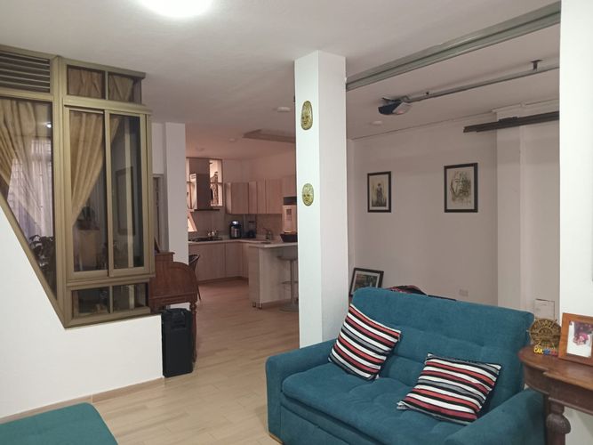 Casa de 12 alcobas en venta en Santa Lucia, Chía, 290 m² · foto 6 de 18