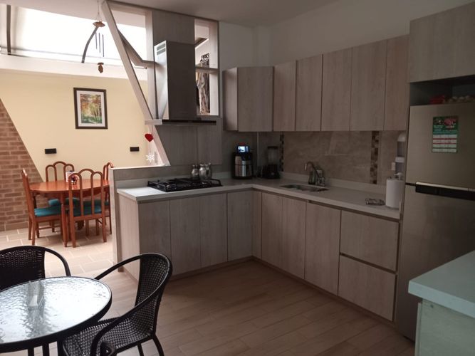 Casa de 12 alcobas en venta en Santa Lucia, Chía, 290 m² · foto 8 de 18