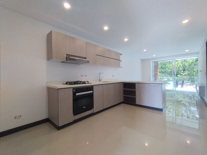 Apartamento de 1 alcoba en venta en La Flora, Cali, 90 m² · foto 2 de 16