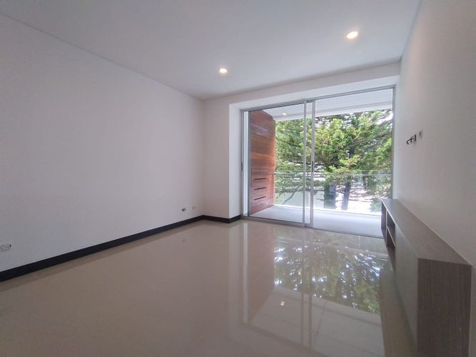 Apartamento de 1 alcoba en venta en La Flora, Cali, 90 m² · foto 11 de 16