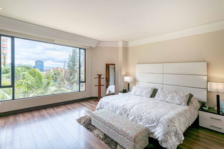 Apartamento de 3 alcobas en arriendo en Santa Barbara Alta, Bogotá, 305 m² · foto 17 de 20