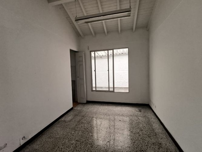 Local en arriendo en Patio Bonito, Medellín, 537 m² · foto 2 de 11